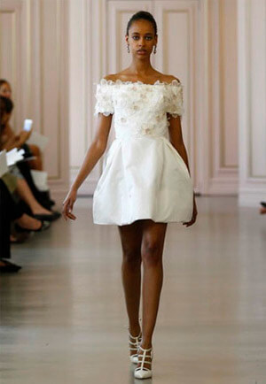 Фото: Короткие свадебные платья для девушек невысокого роста