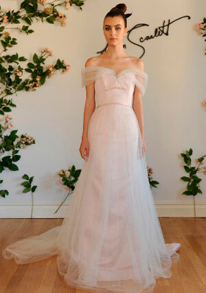 Фото: Пышное свадебное платье А-силуэта