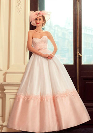 Фото: Пышные свадебные платья: модные цвета - розовый
